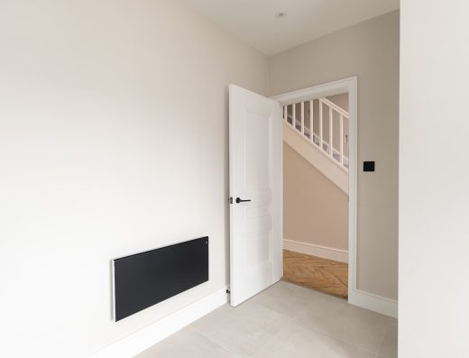London Cockfosters 27A – Station Parade, EN4 0DW