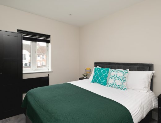 London Cockfosters 27A – Station Parade, EN4 0DW