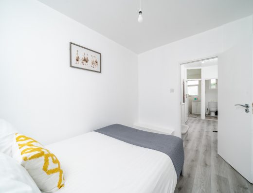 London Palmers Green 4 Bed House – Munster Garden, London, N13 5DT